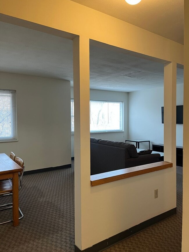 Photo - Ravenwood Apartments