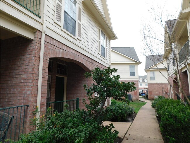 Photo - 2710 Grants Lake Blvd