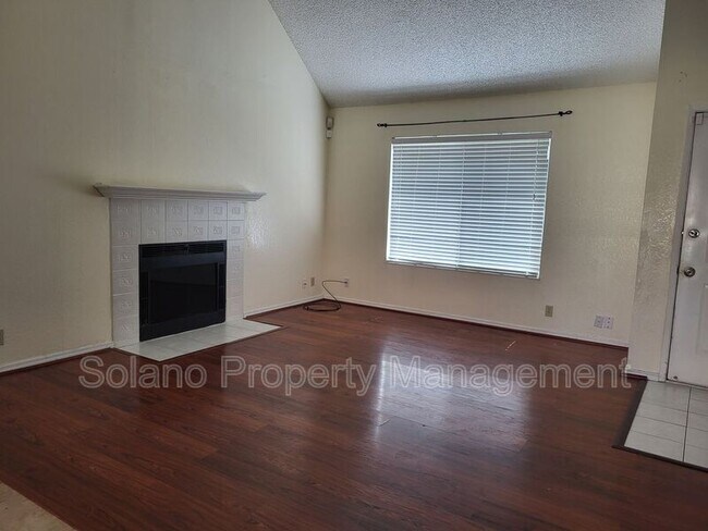 Photo - 125 Serpentine Dr