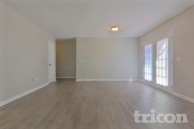 Photo - 108 Woodlands Village Dr