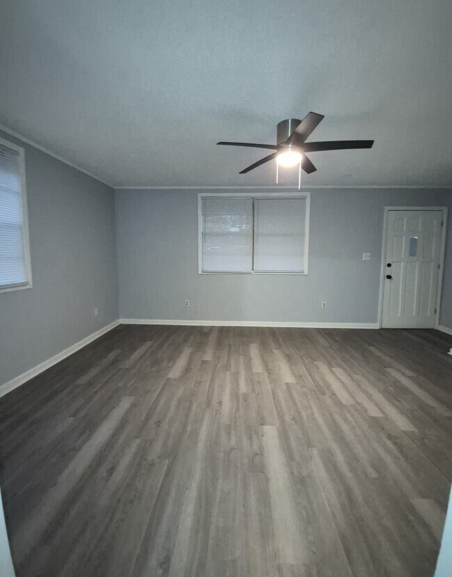 Photo - 111 Becky St
