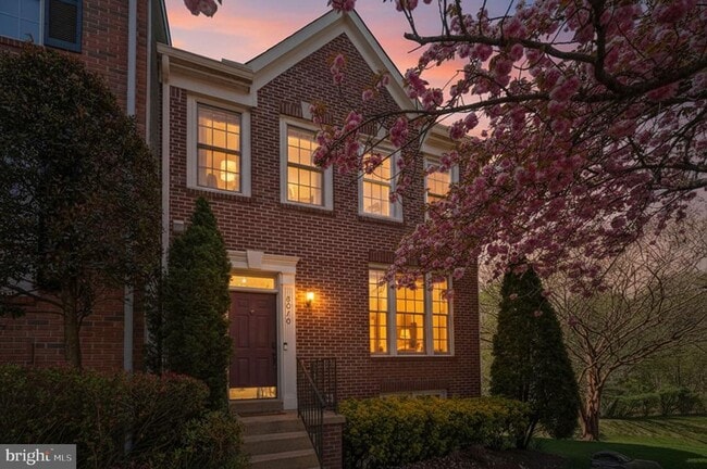 Photo - 8010 Readington Ct