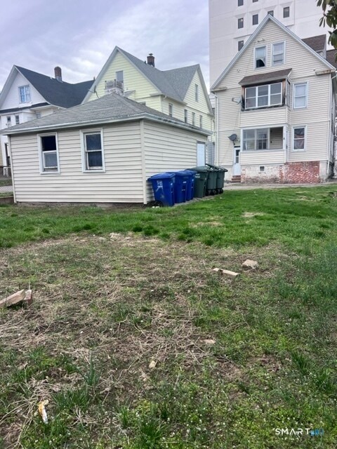 Photo - 183 Hawley Ave Unidad 1stfl