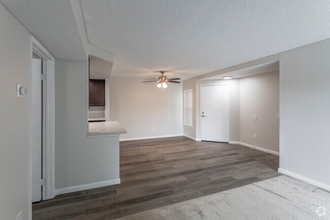 2HAB, 2BA - 999 ft²