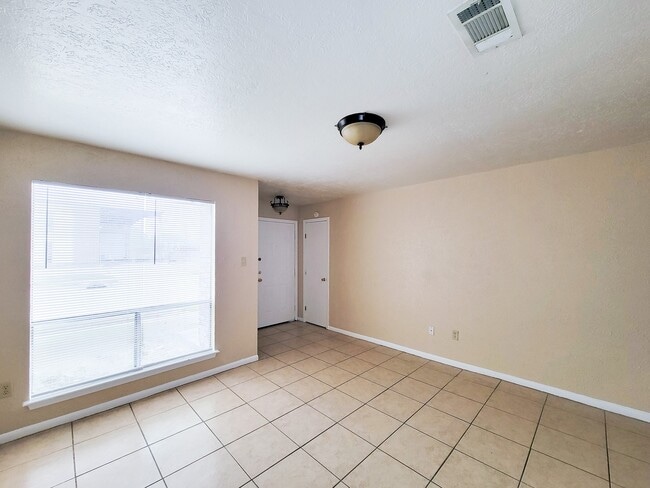 Photo - 1511 Barcelona Way Dr