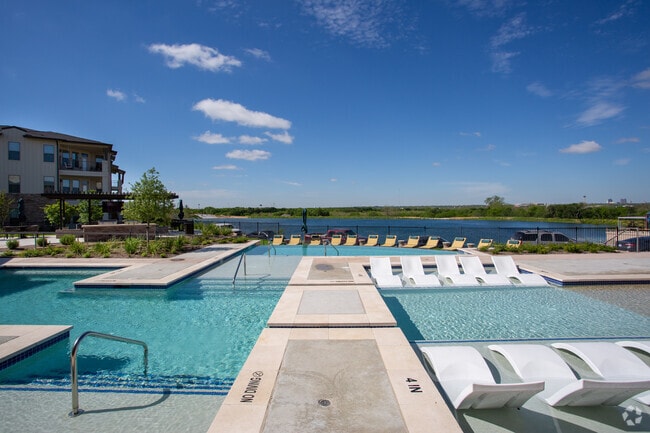 Building Photo - The Salado at Red Berry Rental