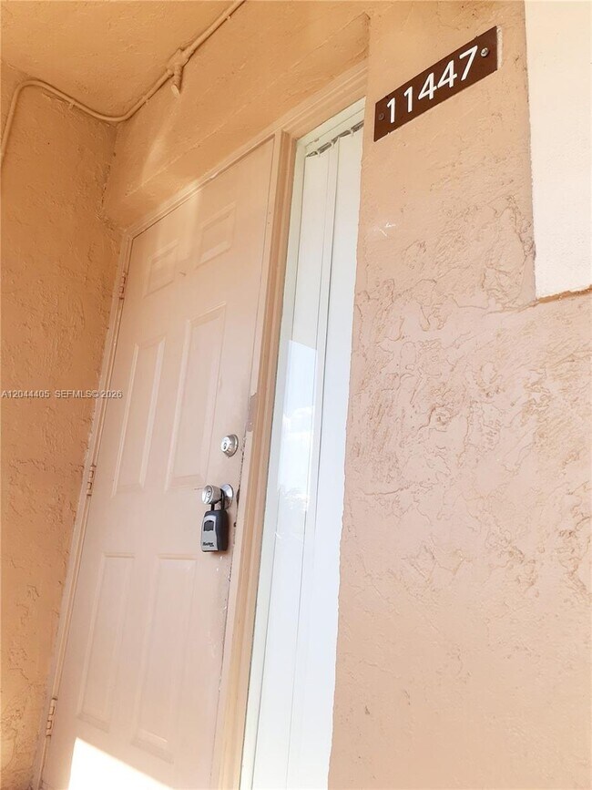 Photo - 11447 NW 42nd St Unidad 11447