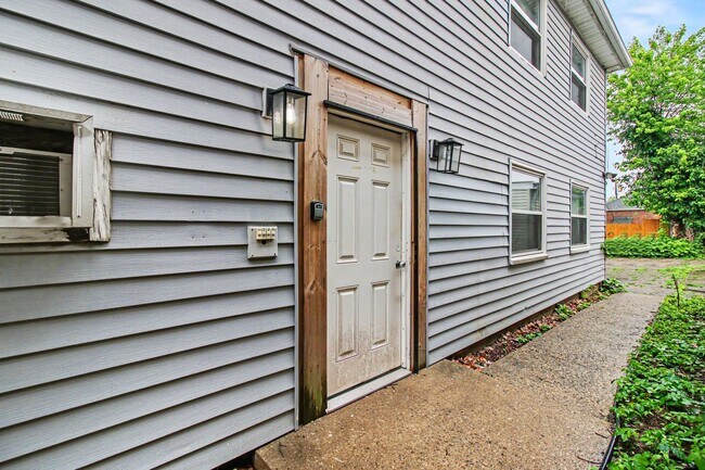 Photo - 1932 Truitt Ave Unit 1932 Truitt #1