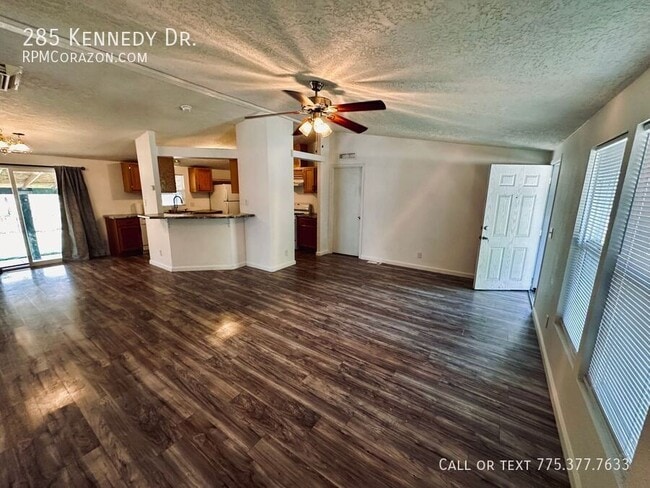 Photo - 285 Kennedy Dr