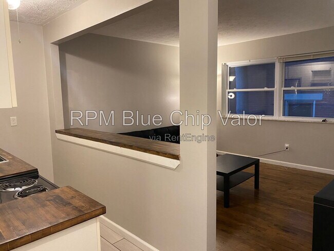 2118 Kemper Ln Unit 11