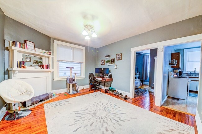 Building Photo - 86 Estella Ave Unit Apt 1 (bottom)