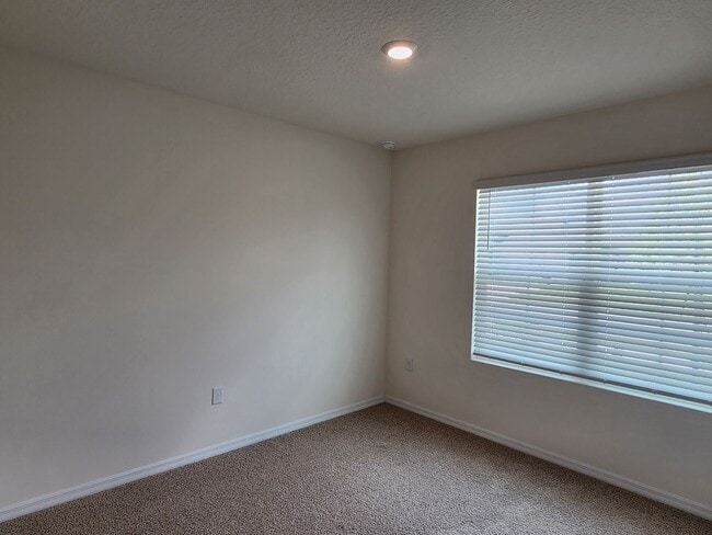Photo - BEAUTIFUL 4Bedroom 2 Bathroom Home in the Ormond Station Community