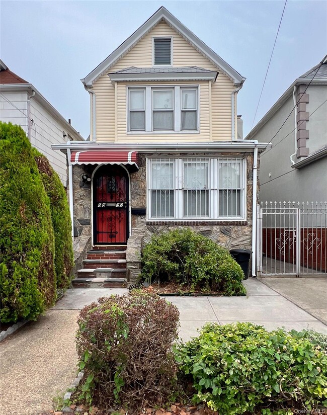 Building Photo - 68-39 Kessel St Rental