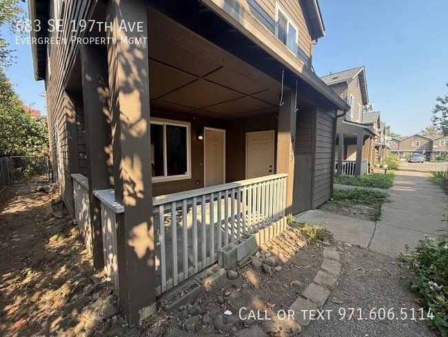 Photo - 683 SE 197th Ave