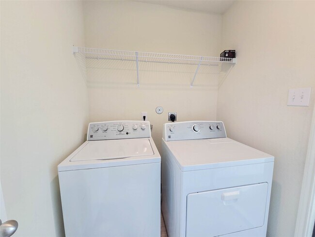 Photo - 332 Lone Mountain Dr