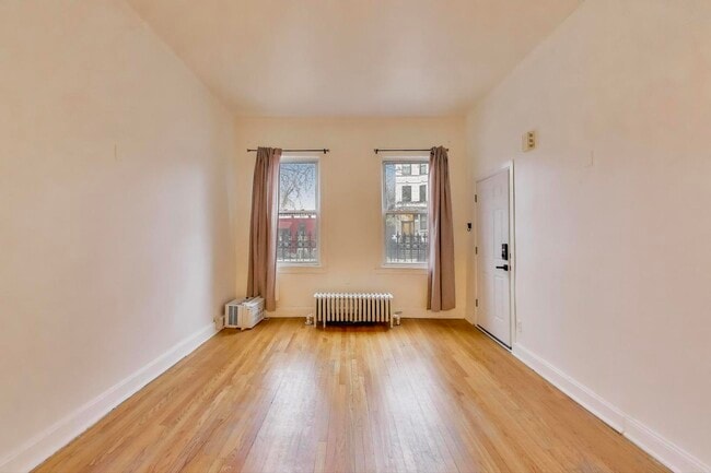 Photo - 902 S Claremont Ave Unit 1