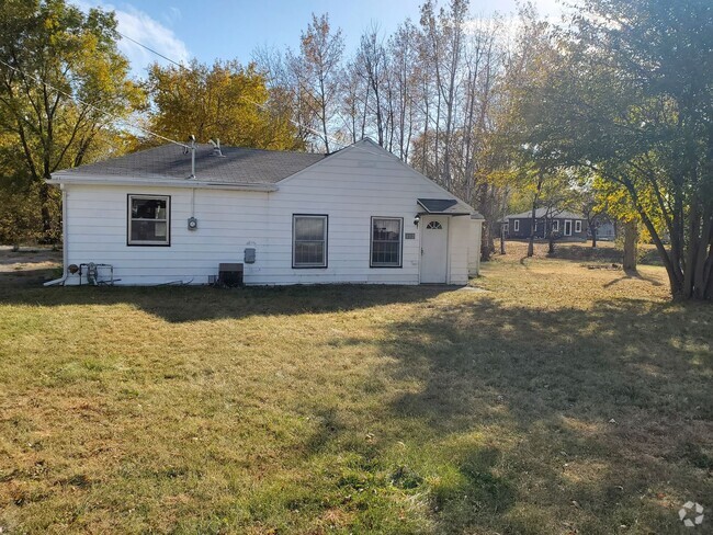 Building Photo - For Rent- Beautiful home in Evansdale! Pet...