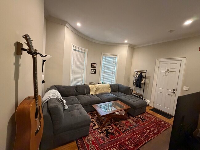 Photo - 219 W Springfield St