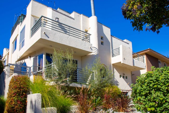 Photo - 627 N Sweetzer Ave