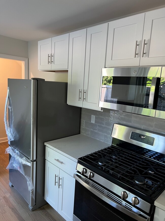 Photo - 553 Winnetka Ave