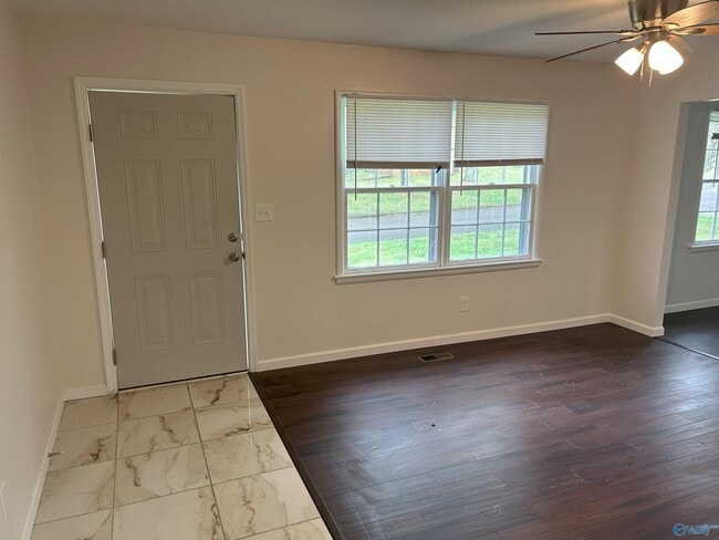 Photo - 2620 Thornhill Rd NW