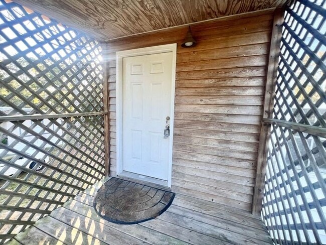 Photo - HWY 421 Studio 15 mintues out of Wilmingto...