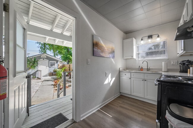 Kitchen looking out to courtyard - 2235 1st Ave N Unidad 2