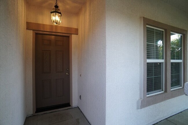 Photo - Charming 3 Bedroom Home for Rent in Crocker Ranch Roseville!