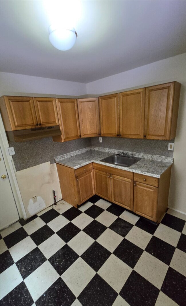 Photo - 1999 S Bonsall St