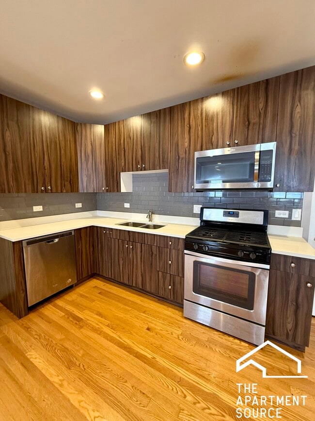 Photo - 3433 S Indiana Ave Unit 303