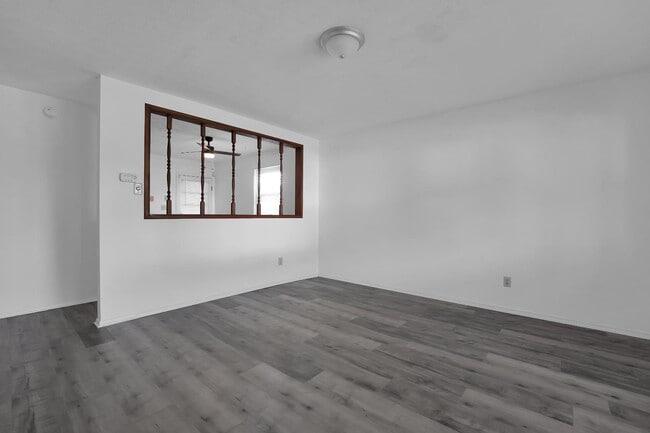 Photo - 3384 Norwalk Rd