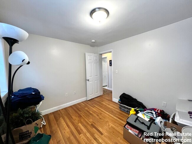 Photo - 678 Bennington St