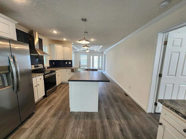 Photo - 172 Eland Dr