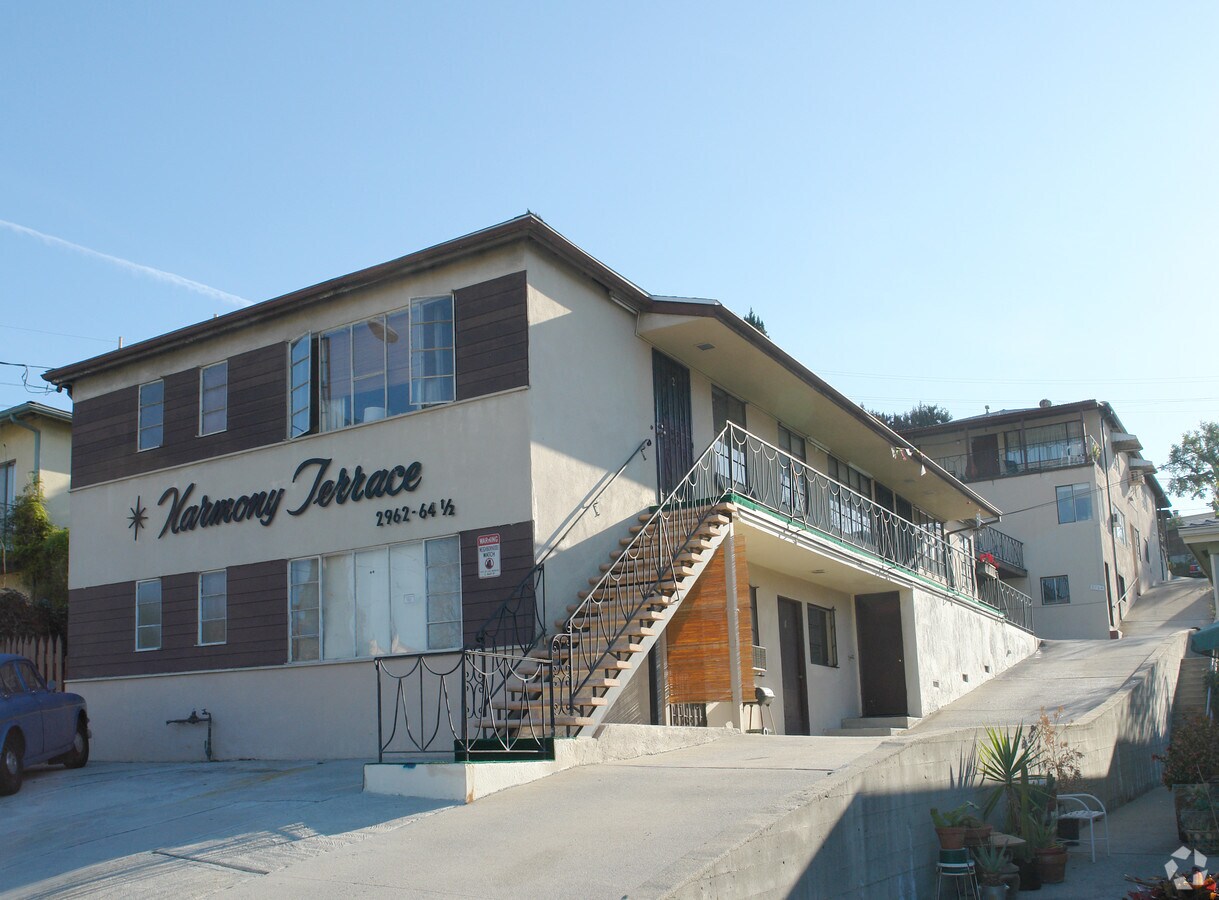 Photo - 2962-2964 Hyperion