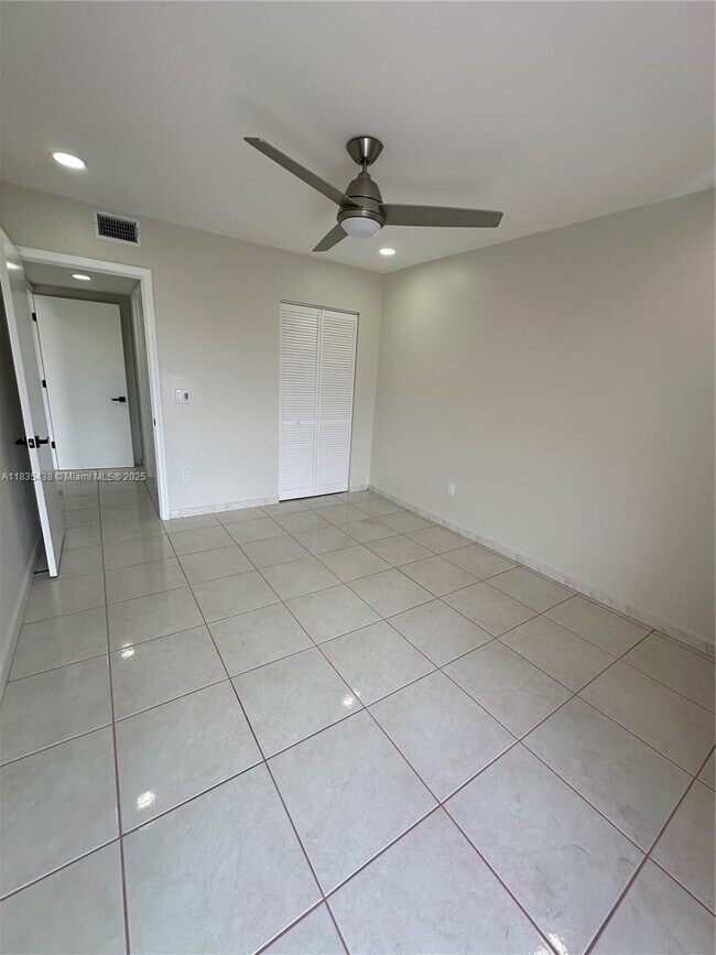 Building Photo - 7747 SW 86th St Unit D-409 Rental