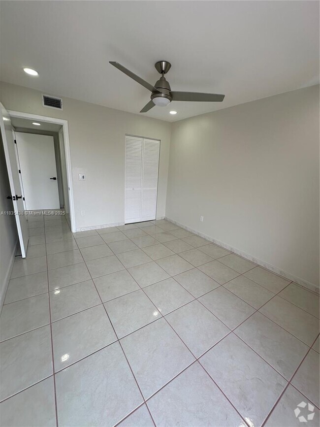 Building Photo - 7747 SW 86th St Unit D-409 Rental