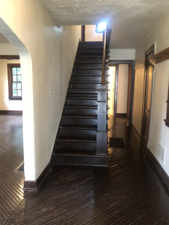 Photo - 718 E Hunter Ave