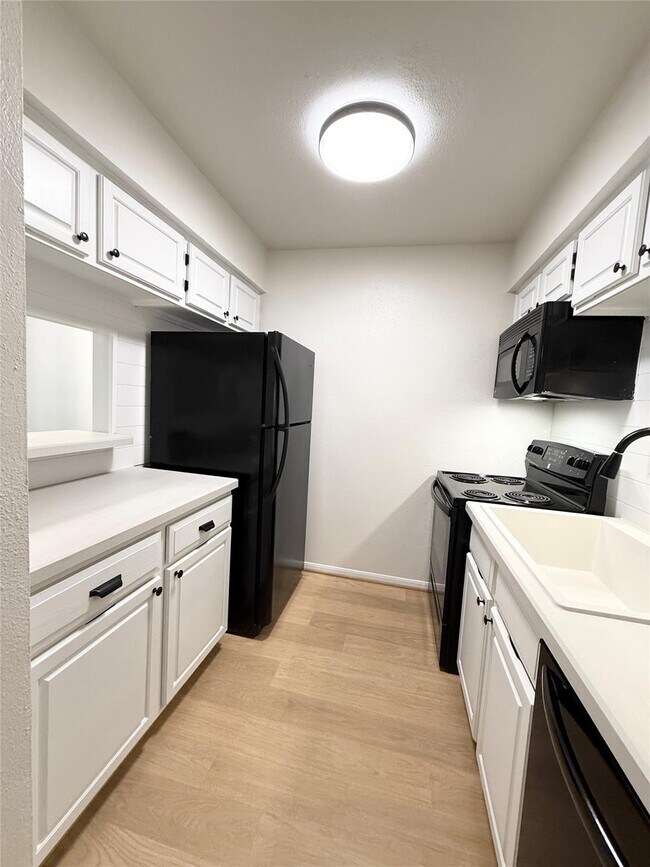 Photo - 1860 White Oak Dr Unit 376