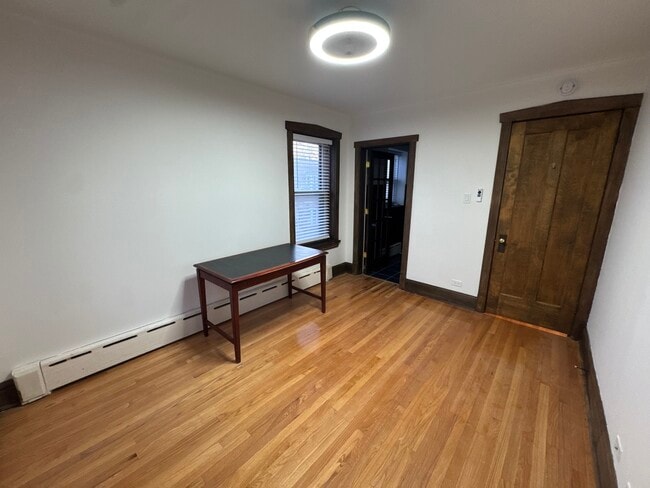 Photo - 2437 W North Shore Ave Unit 2