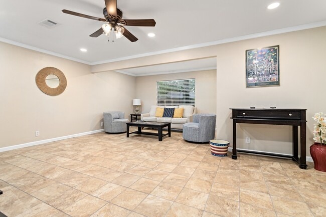 Photo - 340 Maxwell Dr