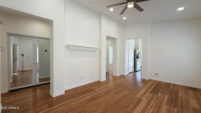 Photo - 3 S Laveen Pl