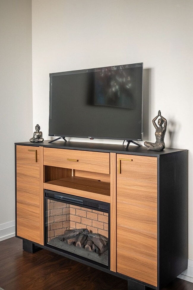 Building Photo - 4698 Yonge St Unit ID1345779P