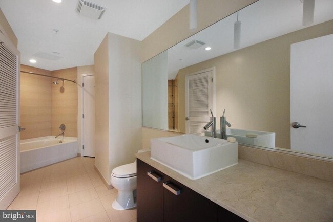 Photo - 1010 Massachusetts Ave NW Unidad 605