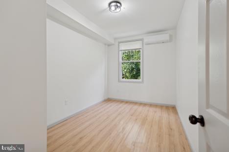 Photo - 9 W Hinckley Ave Unit 3