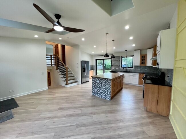 Photo - 2125 Burr Oak Ln