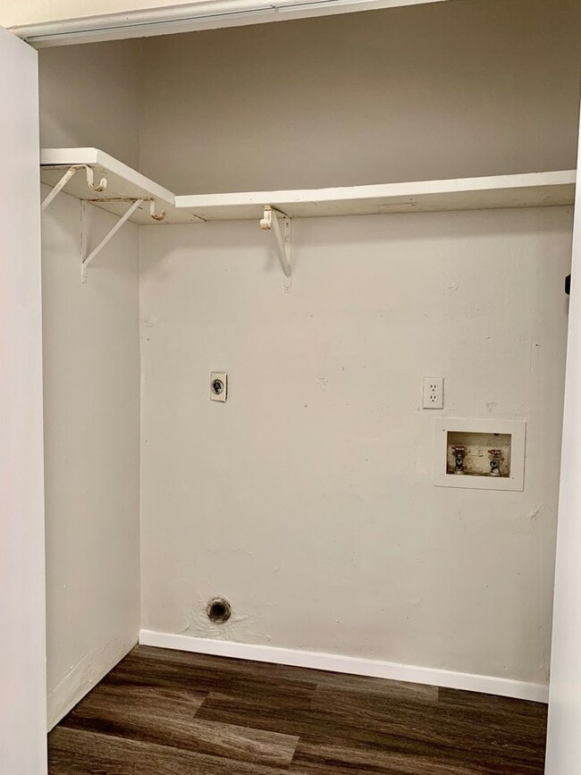 Photo - 2 Bedroom apartment w/ Washer and Dryer Unit A