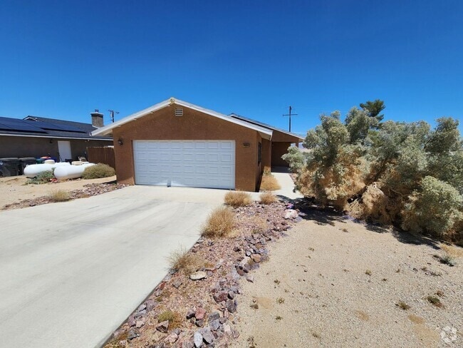 Building Photo - 3 bedroom  2 bath Rental
