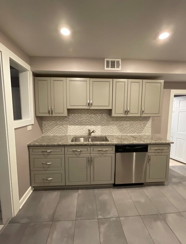 Photo - 1755 W Crystal St Unit 2