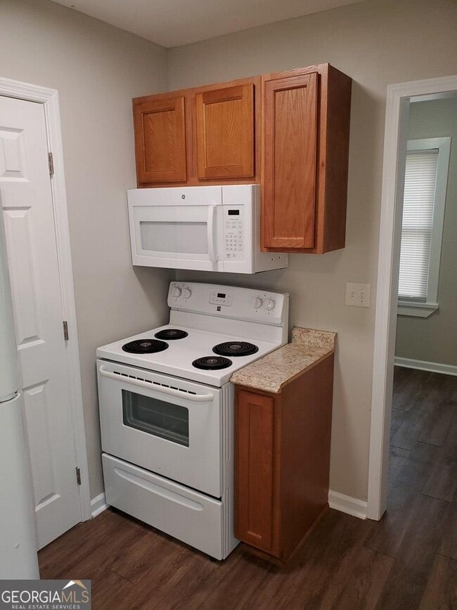 114 W Mary St