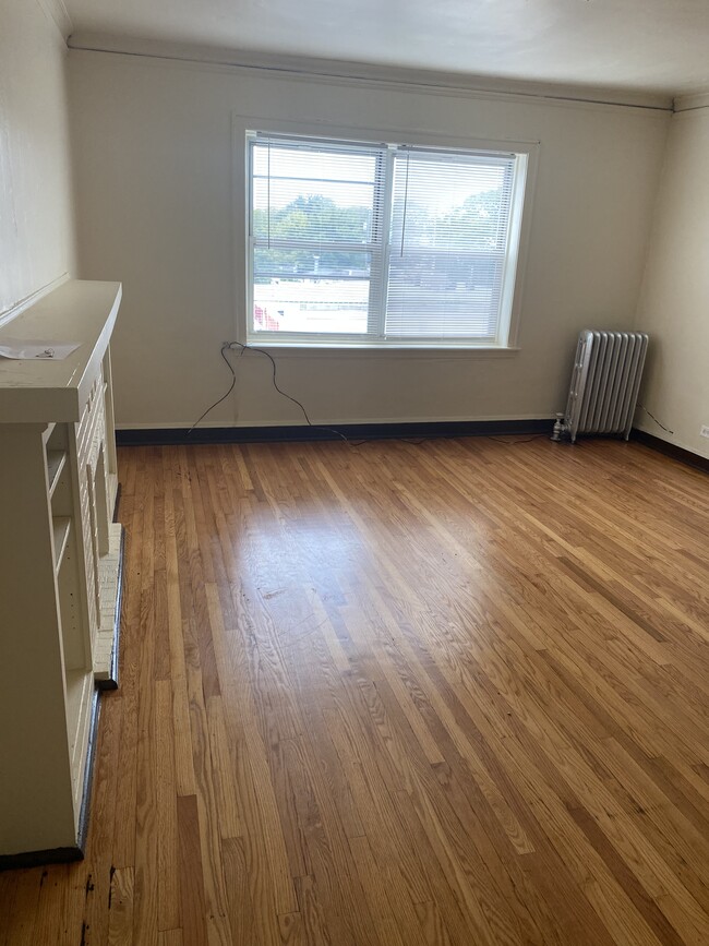 Building Photo - 503 E 79th St Unit 2A